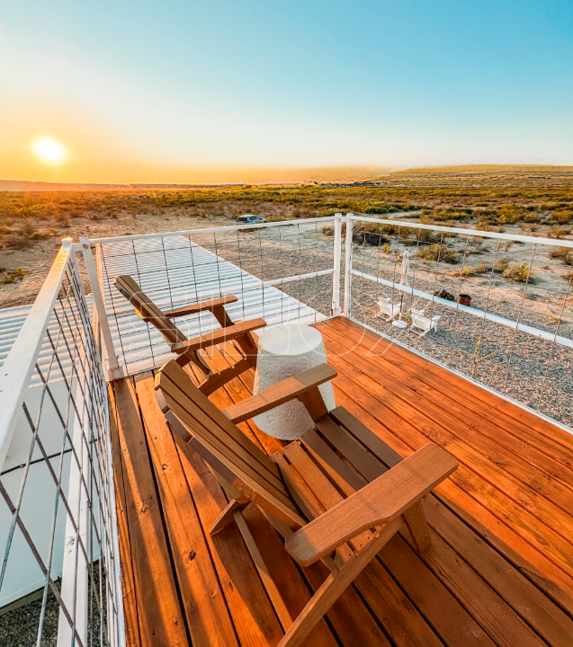 Terraza de madera con vista panorámica